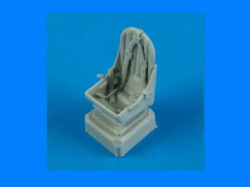 QB72398 Spitfire Mk.I seat with safety belts 1/72